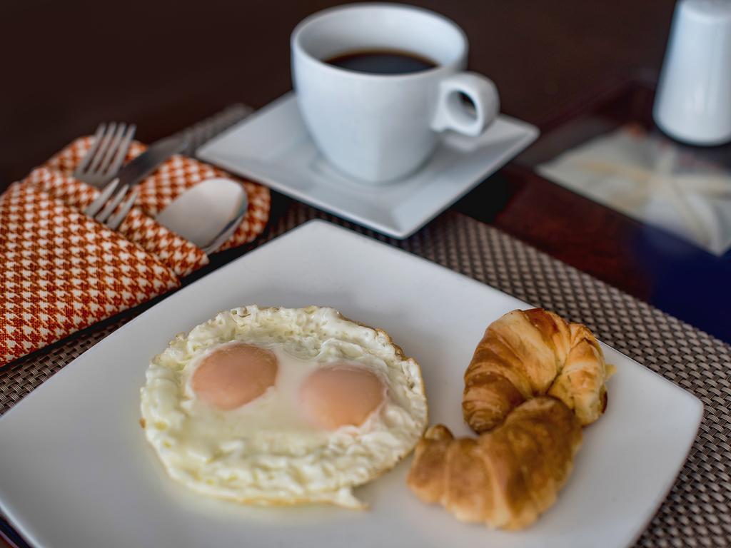 Hotel Buena Vista بوكارامانغا المظهر الخارجي الصورة